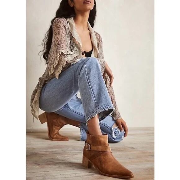 New Free People Back Loop Ankle Boots In Tan Leather | Color: Brown/Tan Size:8 - Picture 1 of 9